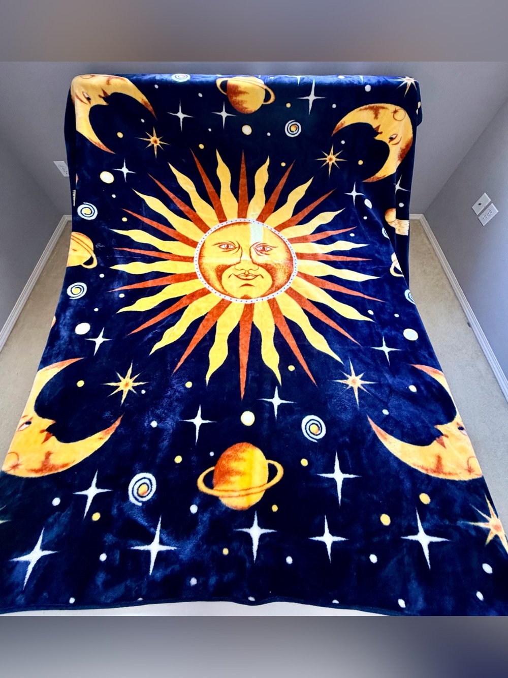 Vintage 1990 Celestial Sun/Moon/Stars QUEEN Size Plush Mink Throw/Blanket